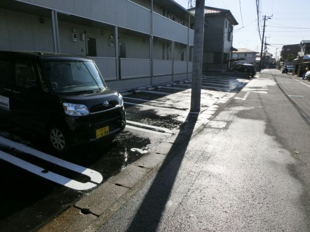 駐車場　広々とした駐車場です。