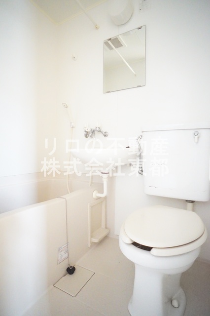 バス・シャワールーム　お掃除がしやすい洗面台付き３点ユニットです☆