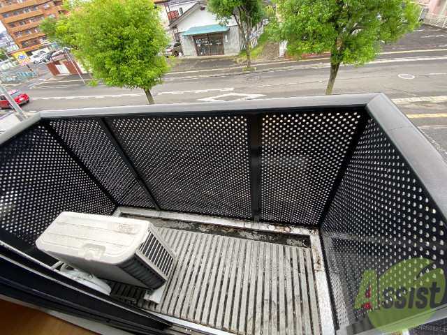 バルコニー　バルコニー付きで洗濯物干すのも便利です。