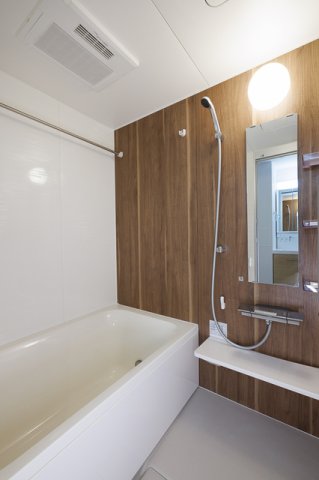 バス・シャワールーム　※写真は同タイプ住戸です。