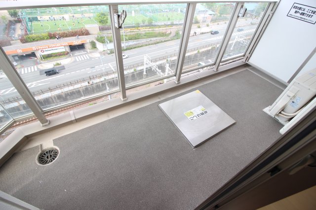 バルコニー　広々したバルコニー