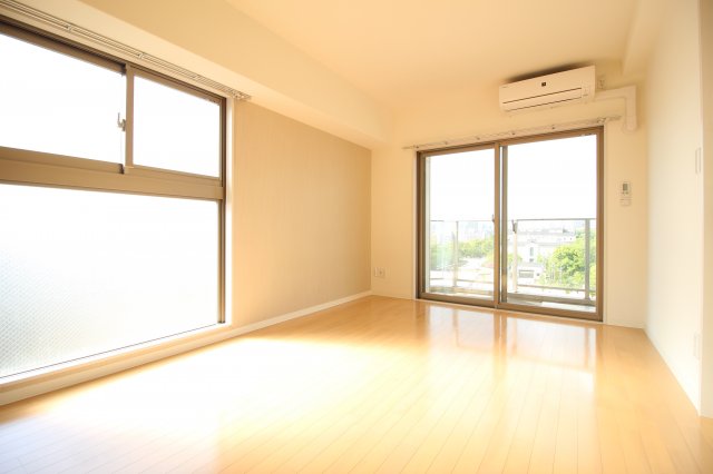 居室・リビング　日当り良好です☆