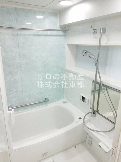 バス・シャワールーム　バスルームは浴槽付なので、ゆったり湯船につかれますね♪