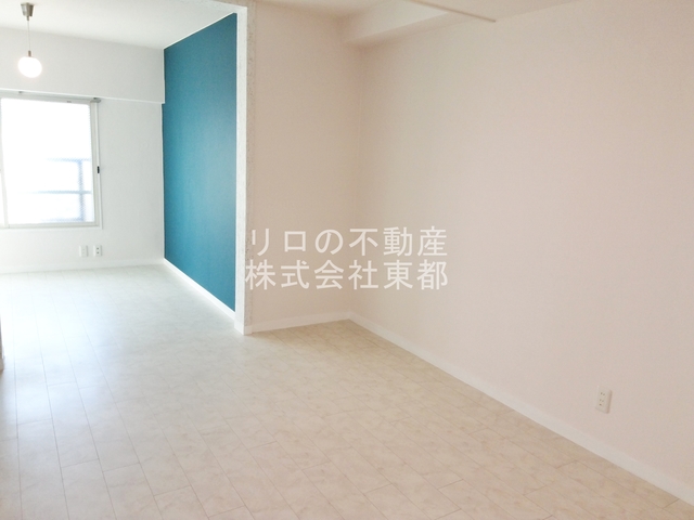 居室・リビング　広いリビングでゆったりくつろげる憩いの空間♪