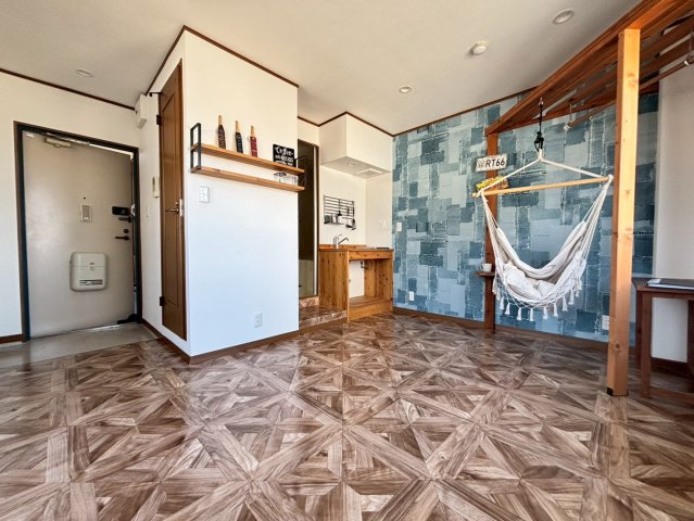 居室・リビング　同物件、別号室の参考写真です。