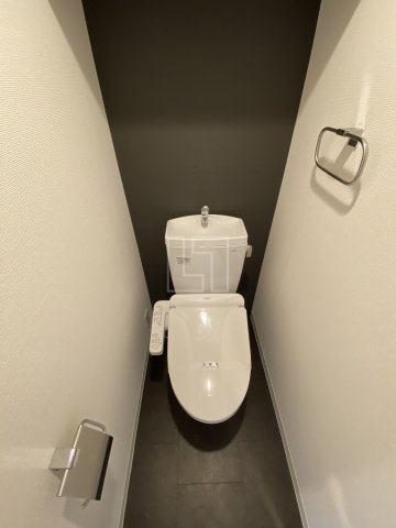 トイレ　アドバンス大阪グロウス　温水洗浄便座