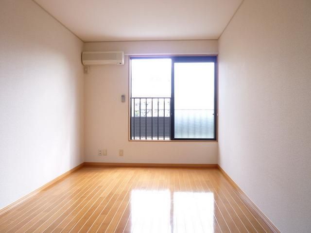 居室・リビング　室内