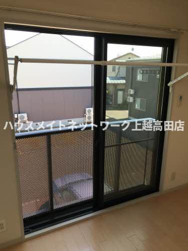 バルコニー　室内物干し