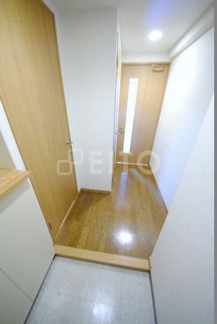 玄関　写真は３０５号室