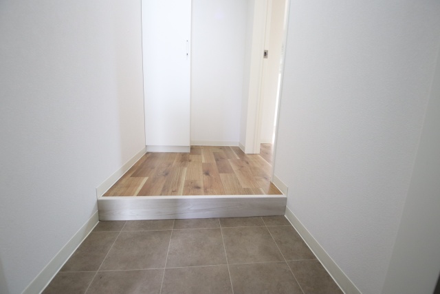 玄関　※別室の参考写真の為、現況優先です。