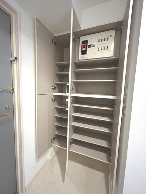 駐車場　靴収納