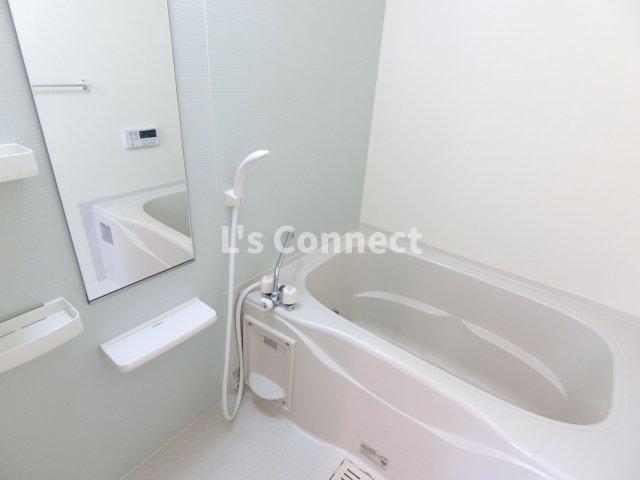 バス・シャワールーム　追焚き、浴室乾燥付きのお風呂。