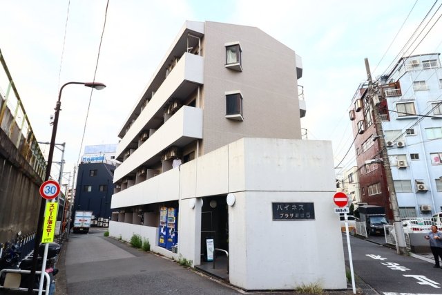 建物外観　落ち着いた雰囲気の外観です