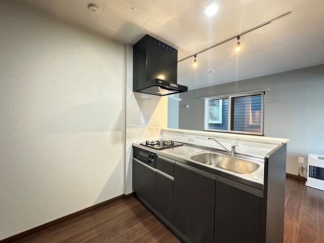 キッチン　人気の対面システムキッチンタイプです！