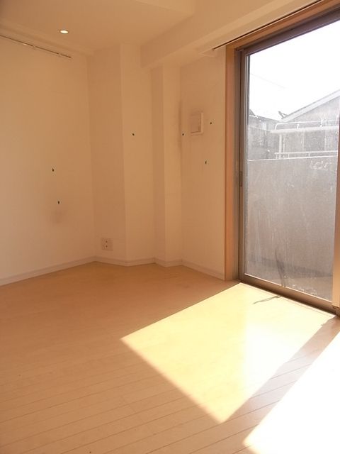 居室・リビング　洋室７．３帖