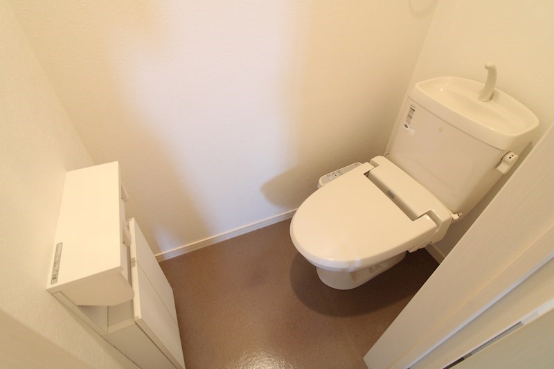 トイレ　収納がついた使いやすいトイレ