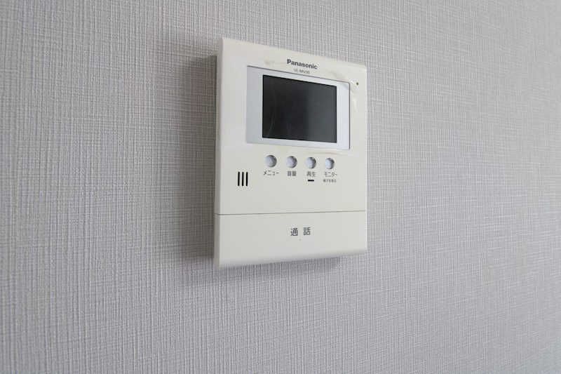セキュリティ　モニタ付きインターフォンで来訪者の確認も安心