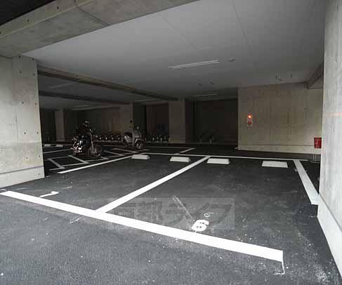 駐車場　ガレージです。
