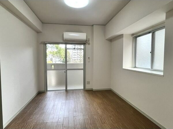 居室・リビング　※写真は同じマンションの違う部屋のものになります。