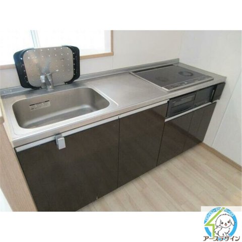 キッチン　コンパクトなキッチンで掃除もラクラク