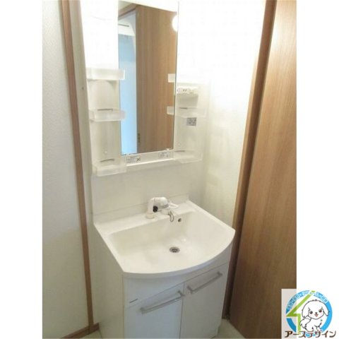 洗面設備　使いやすい洗面所です