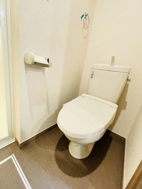 トイレ　洗浄便座付です！