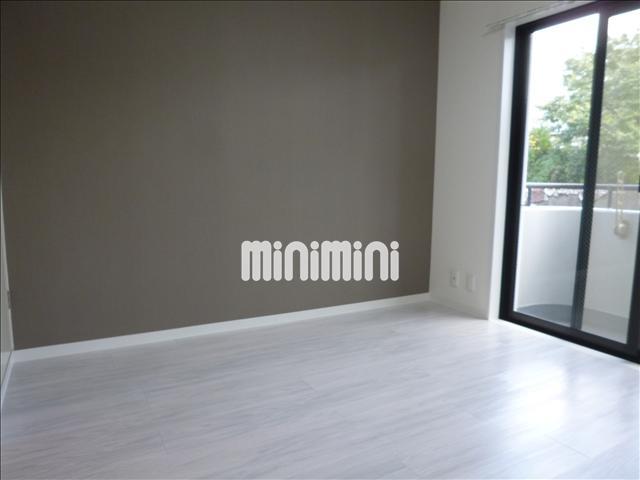 その他部屋・スペース　アクセントクロスがオシャレな空間を演出