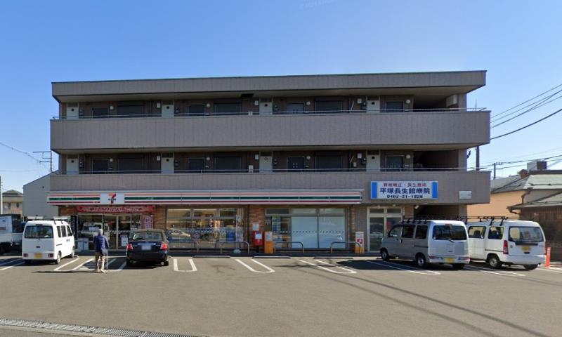 コンビニ　セブン－イレブン平塚東八幡１丁目店（コンビニ）まで1366m