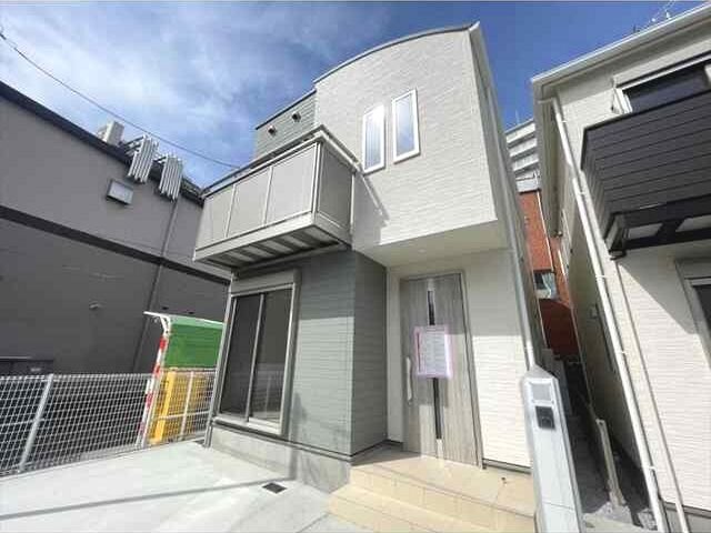 建物外観　２面採光です