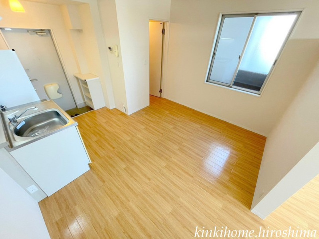 居室・リビング　※別号室の写真です。