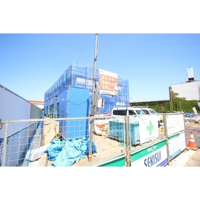 建物外観　建築中