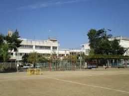 小学校　東大阪市立長堂小学校（小学校）まで180m