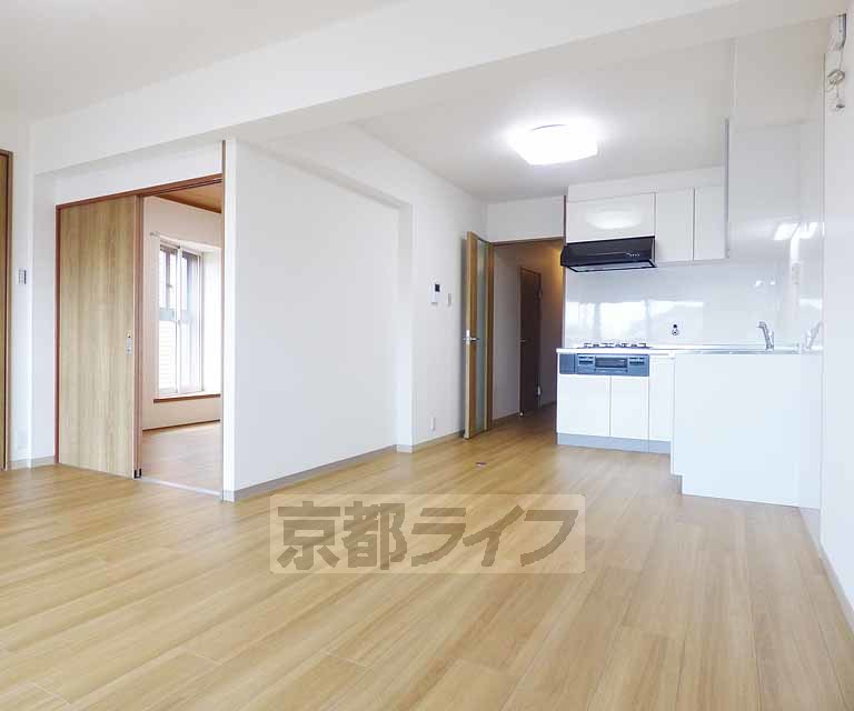 居室・リビング　広々としたお部屋です
