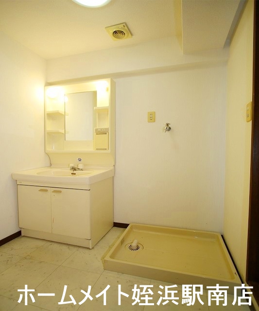 洗面設備　★洗面脱衣所も広々しています★参考写真