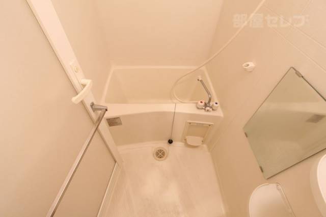 バス・シャワールーム　１日の疲れを癒しましょう