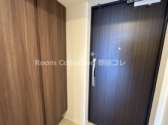 玄関　※同物件他部屋写真 反転、色違いの場合有 現況優先