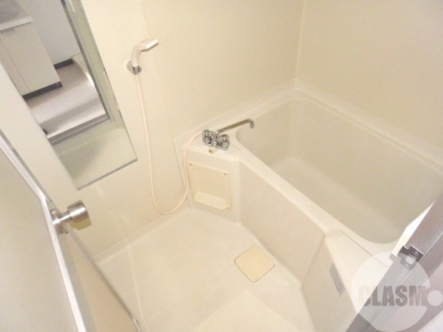 バス・シャワールーム　きれいにリフォームされています♪