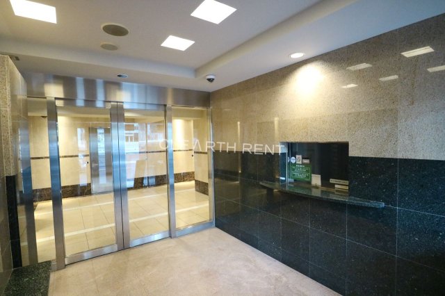 エントランス　☆六本木一丁目駅徒歩2分、快適さと利便性を両立した住まい☆