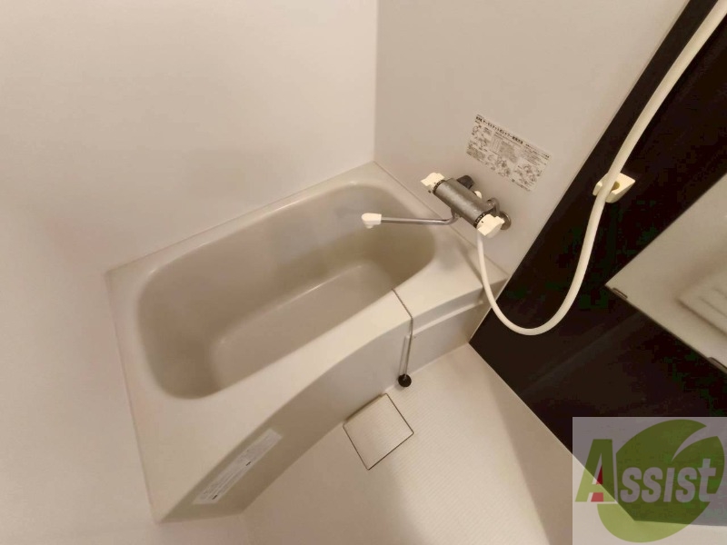 バス・シャワールーム　お風呂になります。一日の疲れを癒してくださいね。