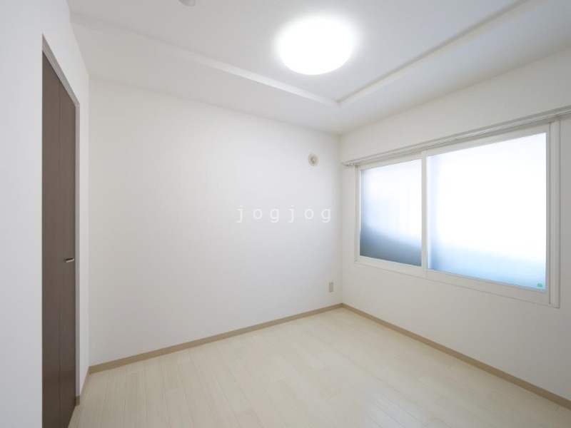 その他部屋・スペース　１階のお部屋ですが、窓に面格子を完備しておりセキュリティ面も