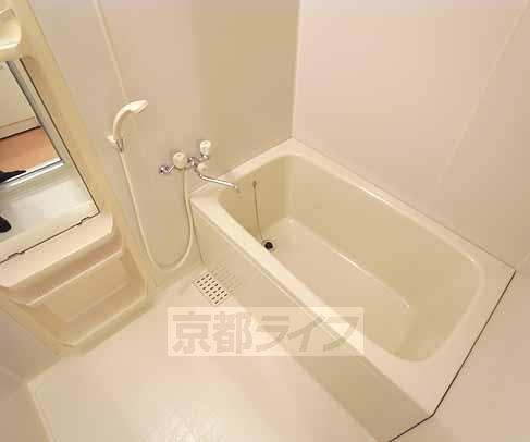 バス・シャワールーム　大きなお風呂です。