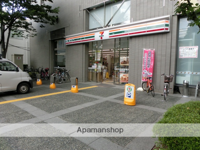 コンビニ　セブンイレブン（コンビニ）まで221m