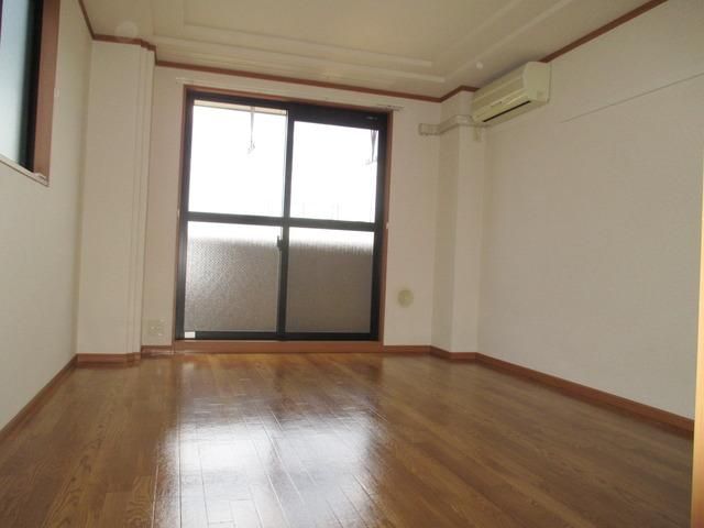 その他部屋・スペース　★キレイなフローリングの洋室★