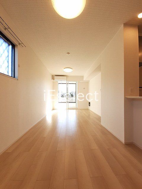 居室・リビング　2面採光の明るいリビング♪