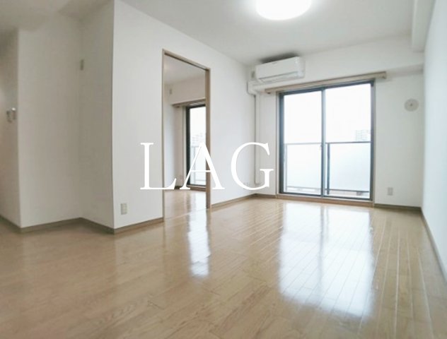 洗面設備　洋室のお部屋です。