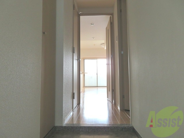 玄関　玄関から見た景色はこちらです。イメージできますか。