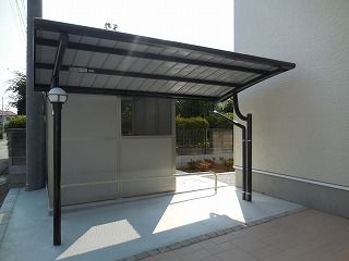 その他共有部分　照明付の駐輪場です。