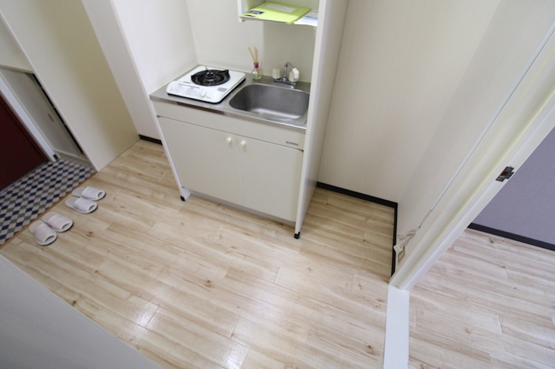 キッチン　別号室の参考写真。内装は異なる場合がるため、ご確認ください