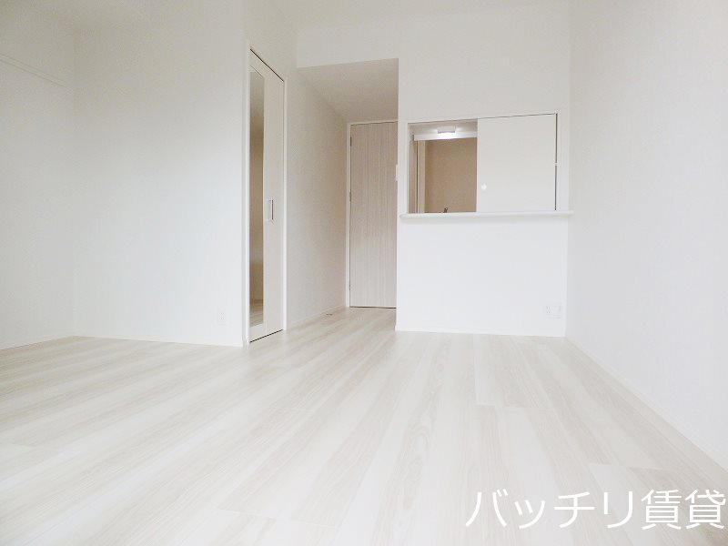 居室・リビング　写真は別号室の為現状優先。