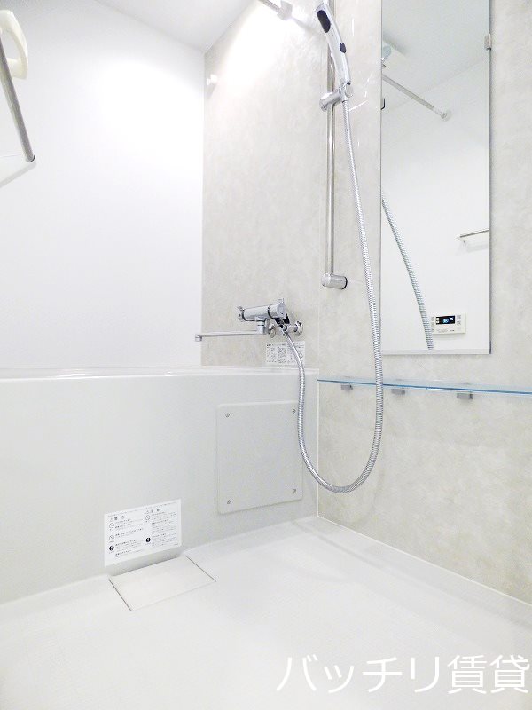 バス・シャワールーム　写真は別号室の為現状優先。